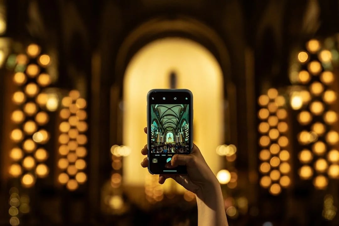 Kerk en Social Media: Evangelisatie in het Digitale Tijdperk
